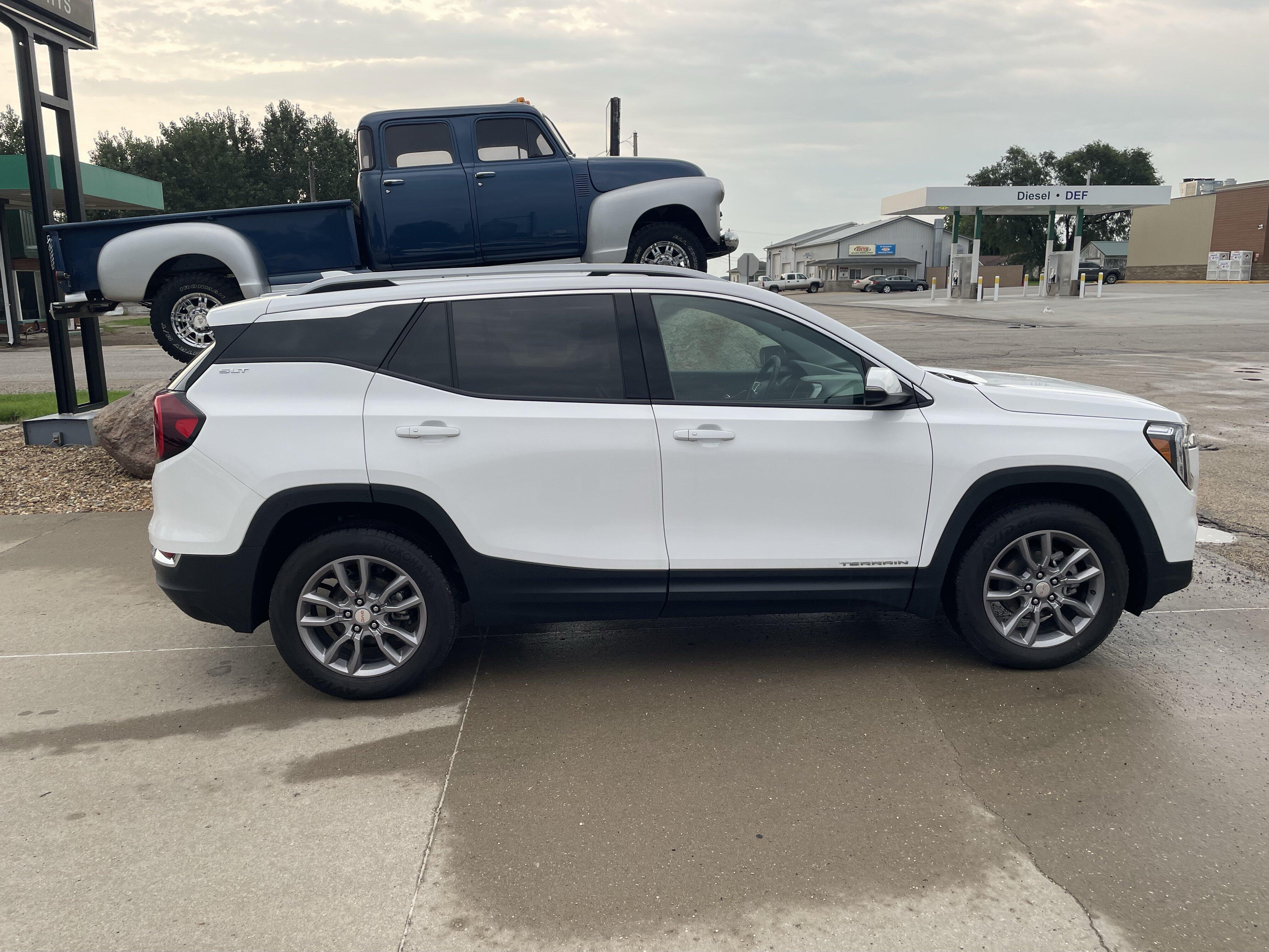 2024 GMC Terrain SLT - Photo 9