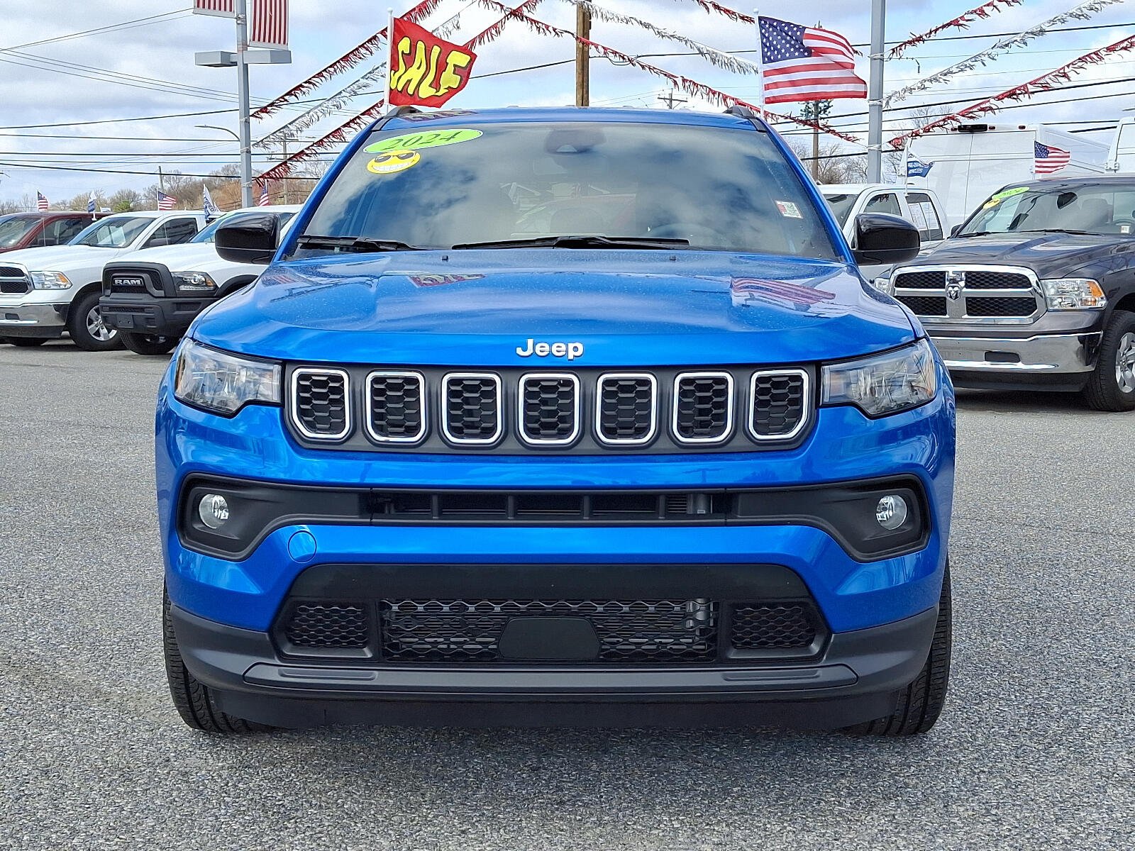 Used 2024 Jeep Compass Latitude Lux with VIN 3C4NJDFN5RT100947 for sale in New Castle, DE