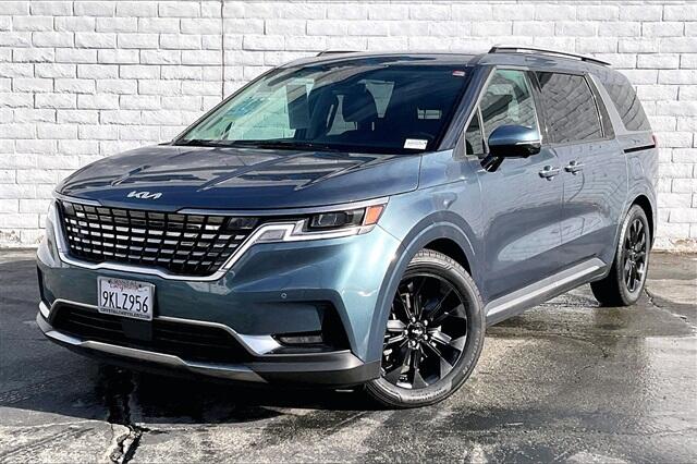 2024 Kia Carnival SX's photo