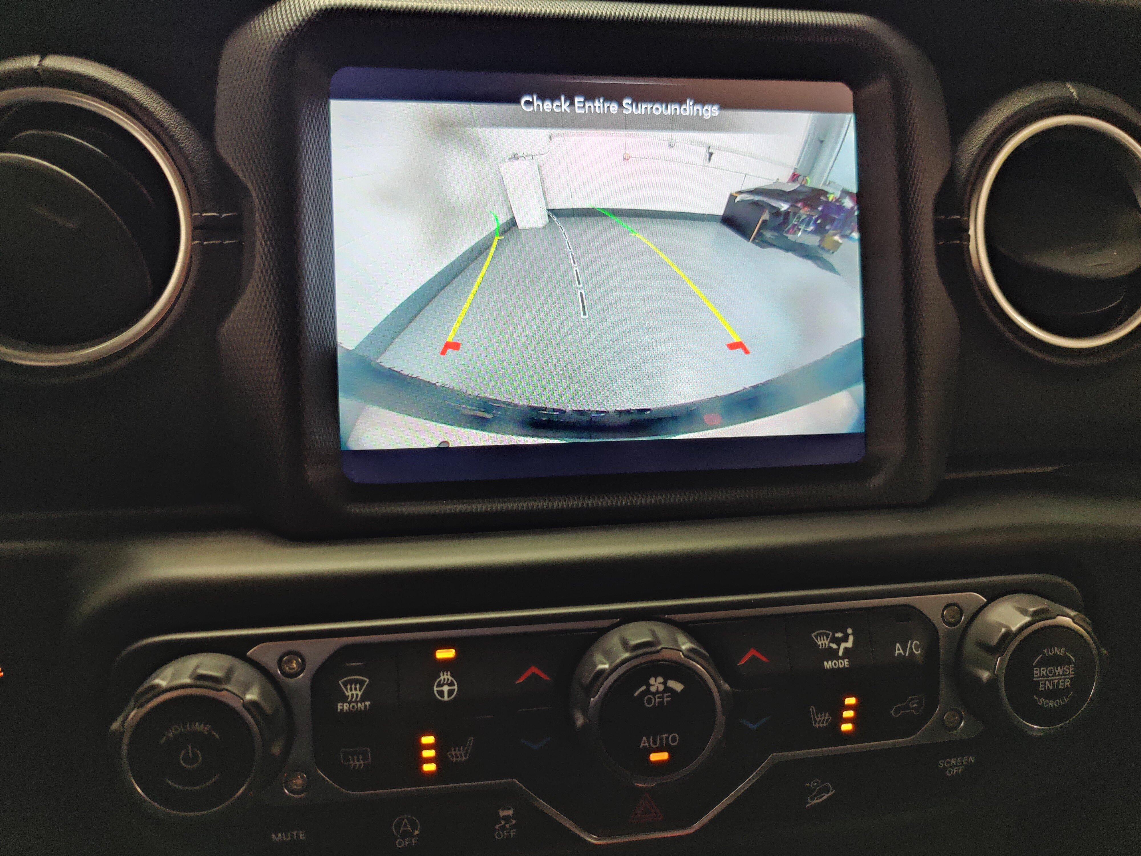2020 Jeep Wrangler Unlimited Sahara - Photo 22