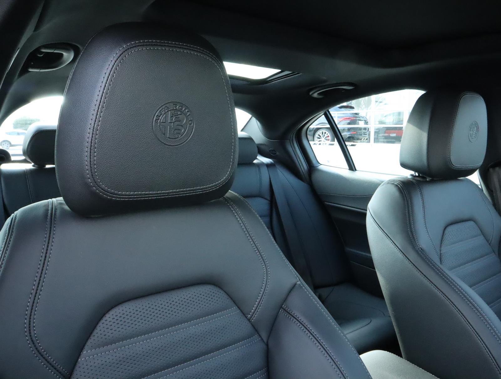 2025 Alfa Romeo Giulia Base - Photo 24