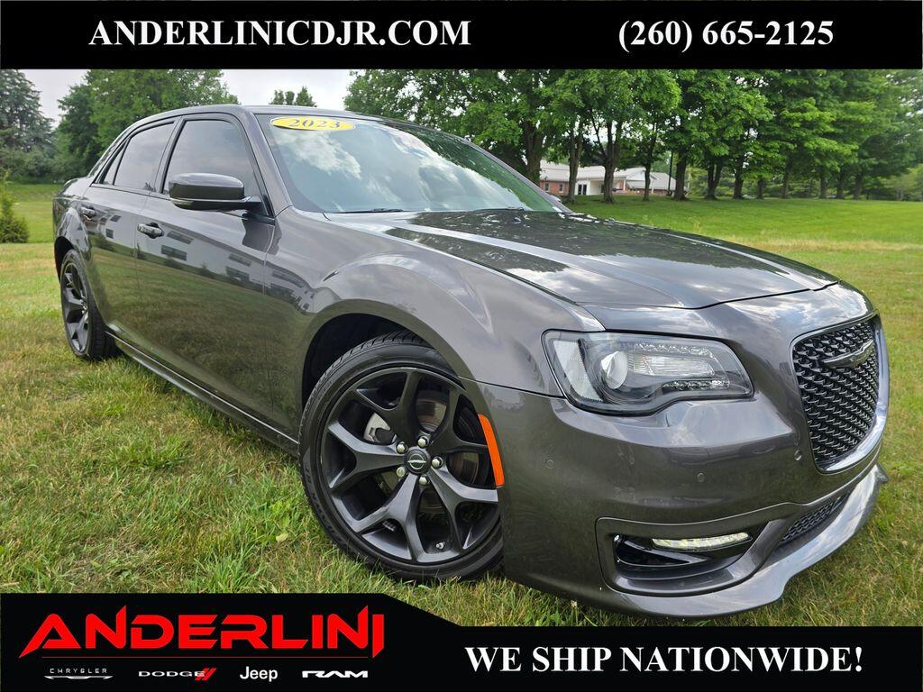 2023 Chrysler 300 Touring L RWD's photo