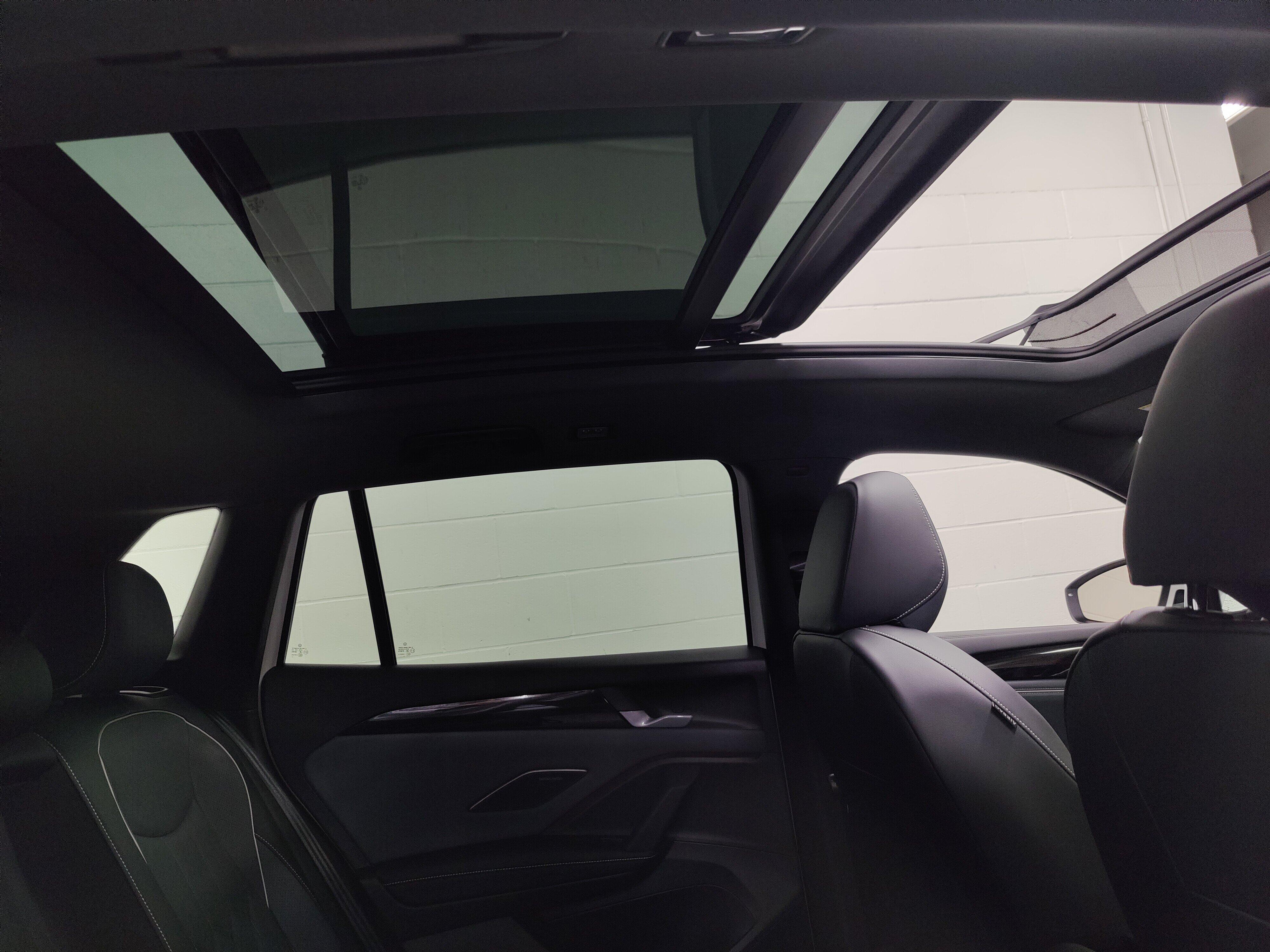 2025 Volkswagen Tiguan SEL R-LINE - Photo 7