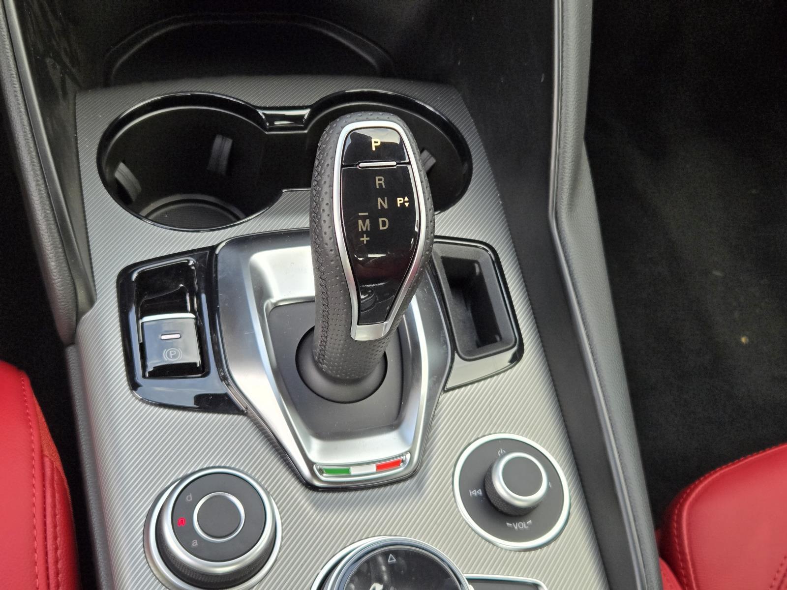 2026 Alfa Romeo Giulia Base - Photo 13