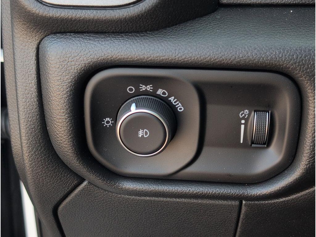 2026 RAM 3500 Chassis Tradesman - Photo 31