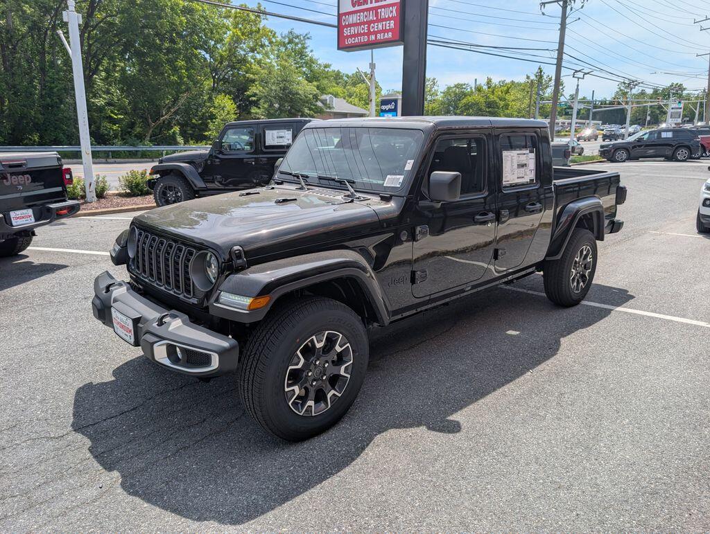 2026 Jeep Gladiator Sahara Auto's photo