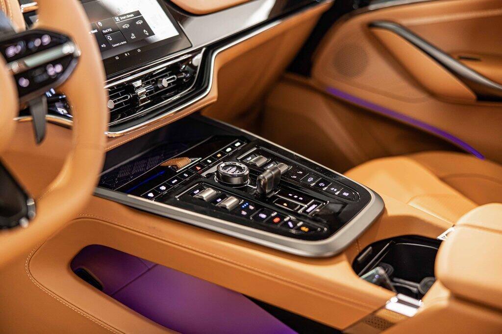 2026 Aston Martin DBX 707 - Photo 23