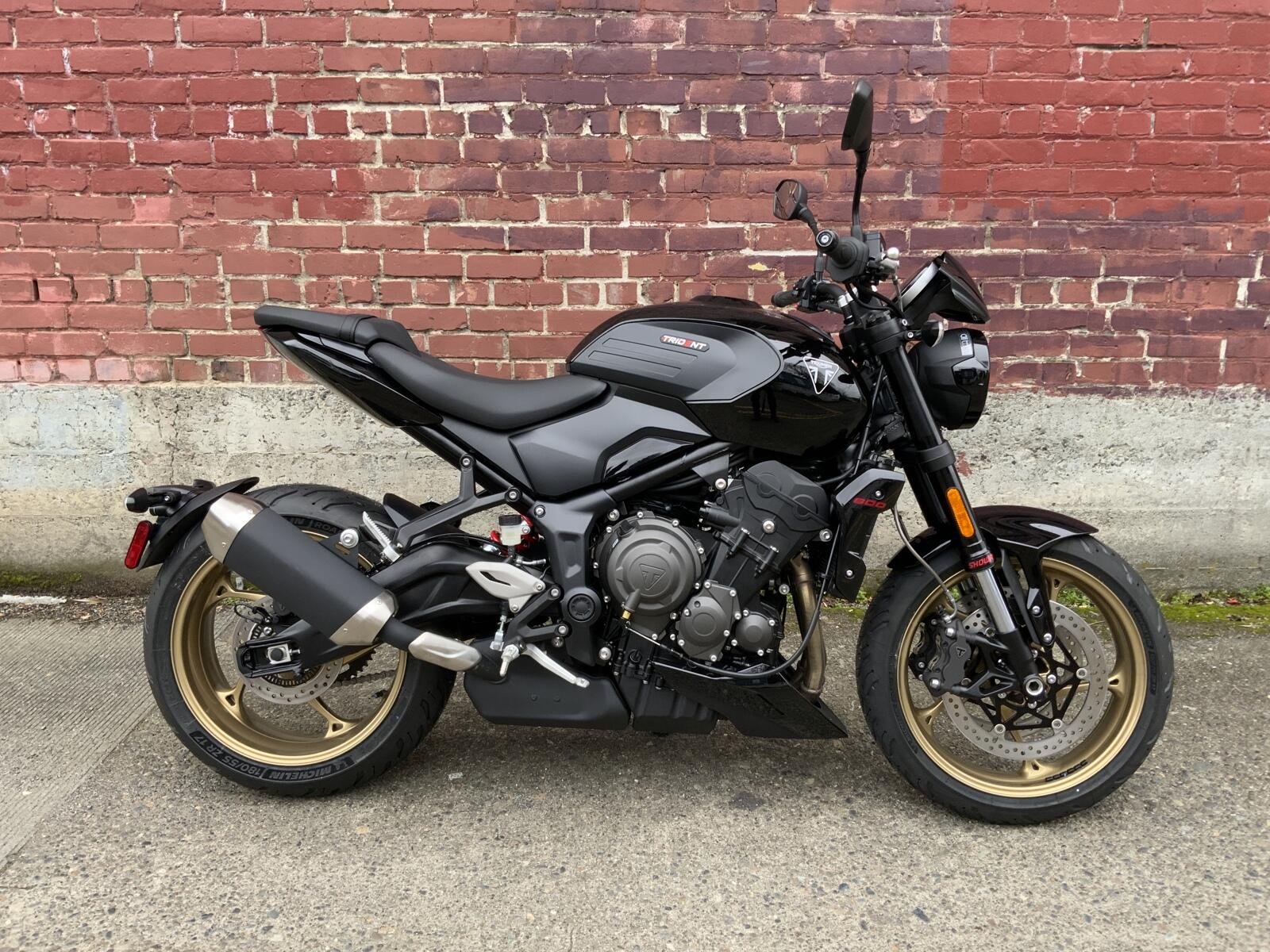 2027 Triumph TRIDENT 800
