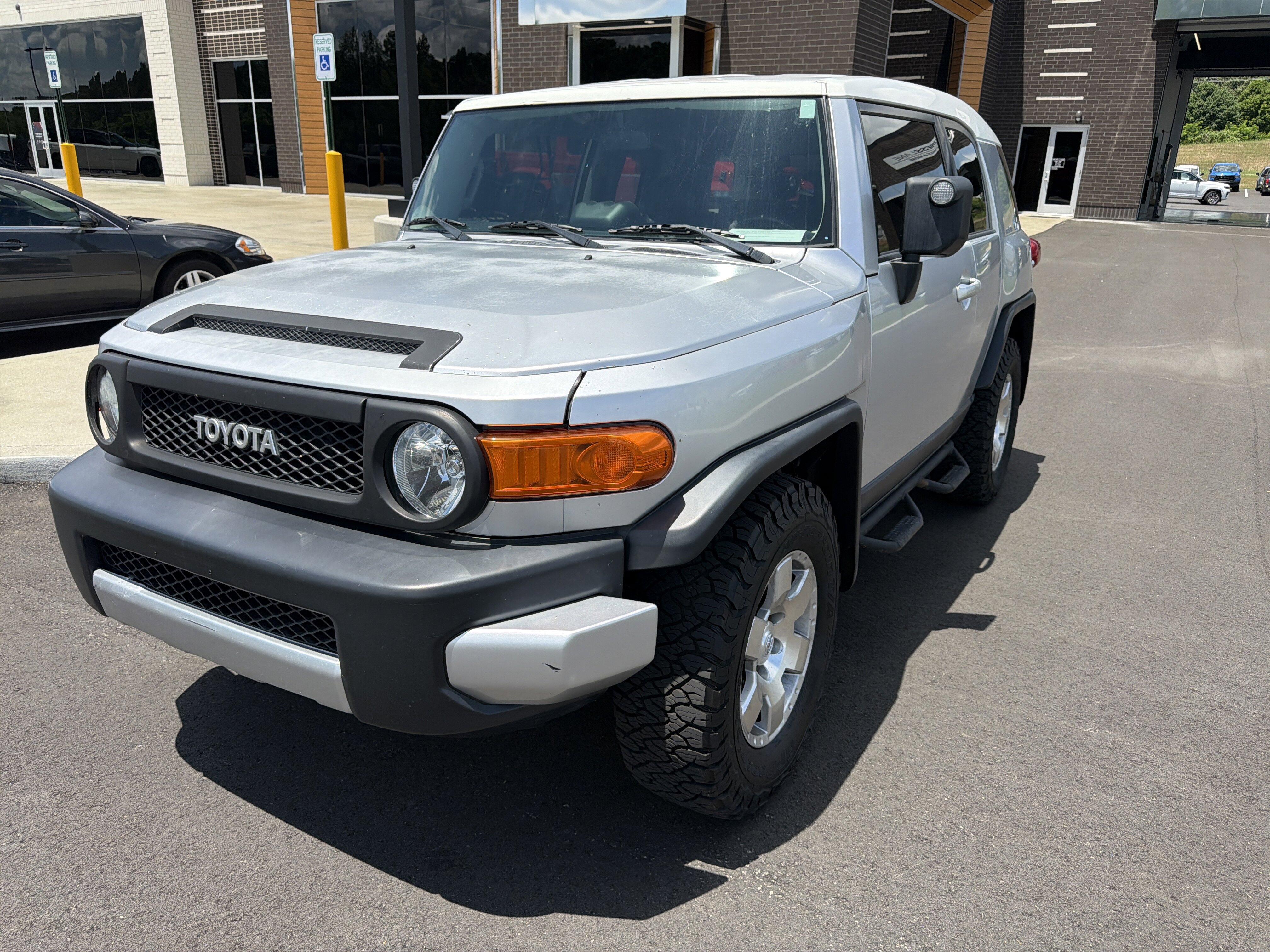 Used 2007 Toyota FJ Cruiser Base with VIN JTEBU11F870080238 for sale in Springfield, TN