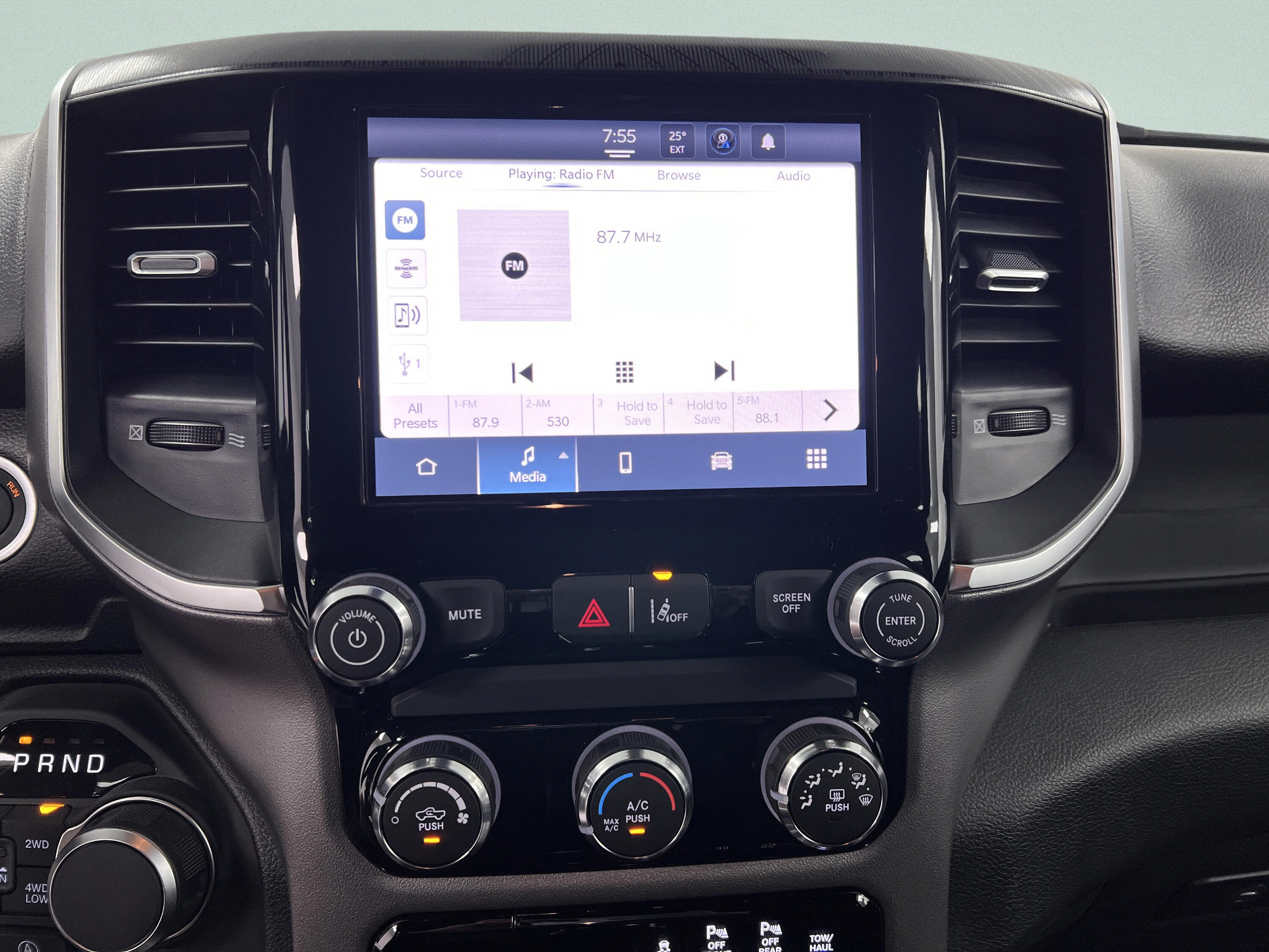 2026 RAM 1500 Express - Photo 18
