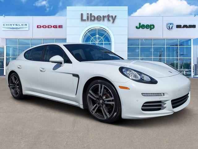2016 Porsche Panamera 4