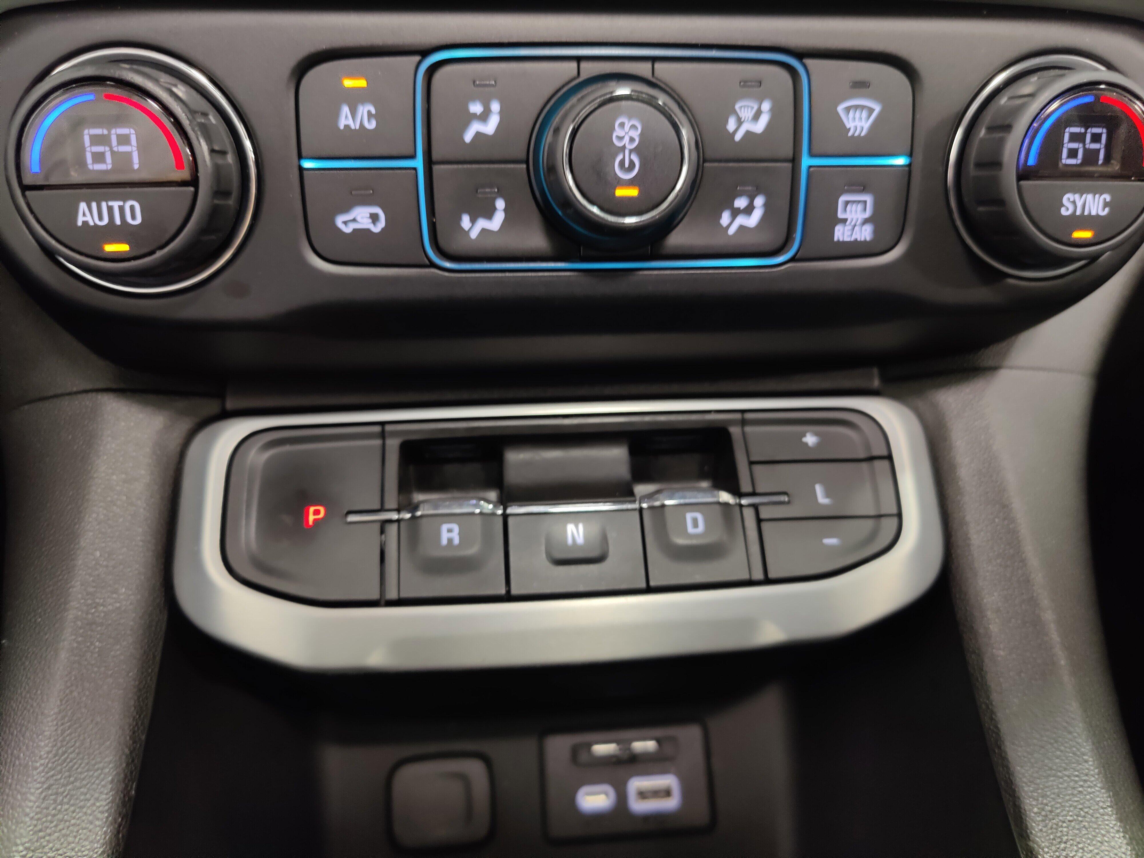 2021 GMC Acadia SLT - Photo 26