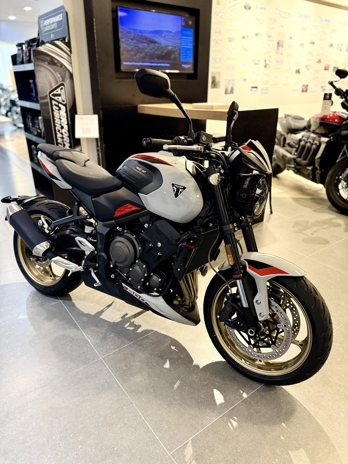 New 2026 Triumph TRIDENT 800 