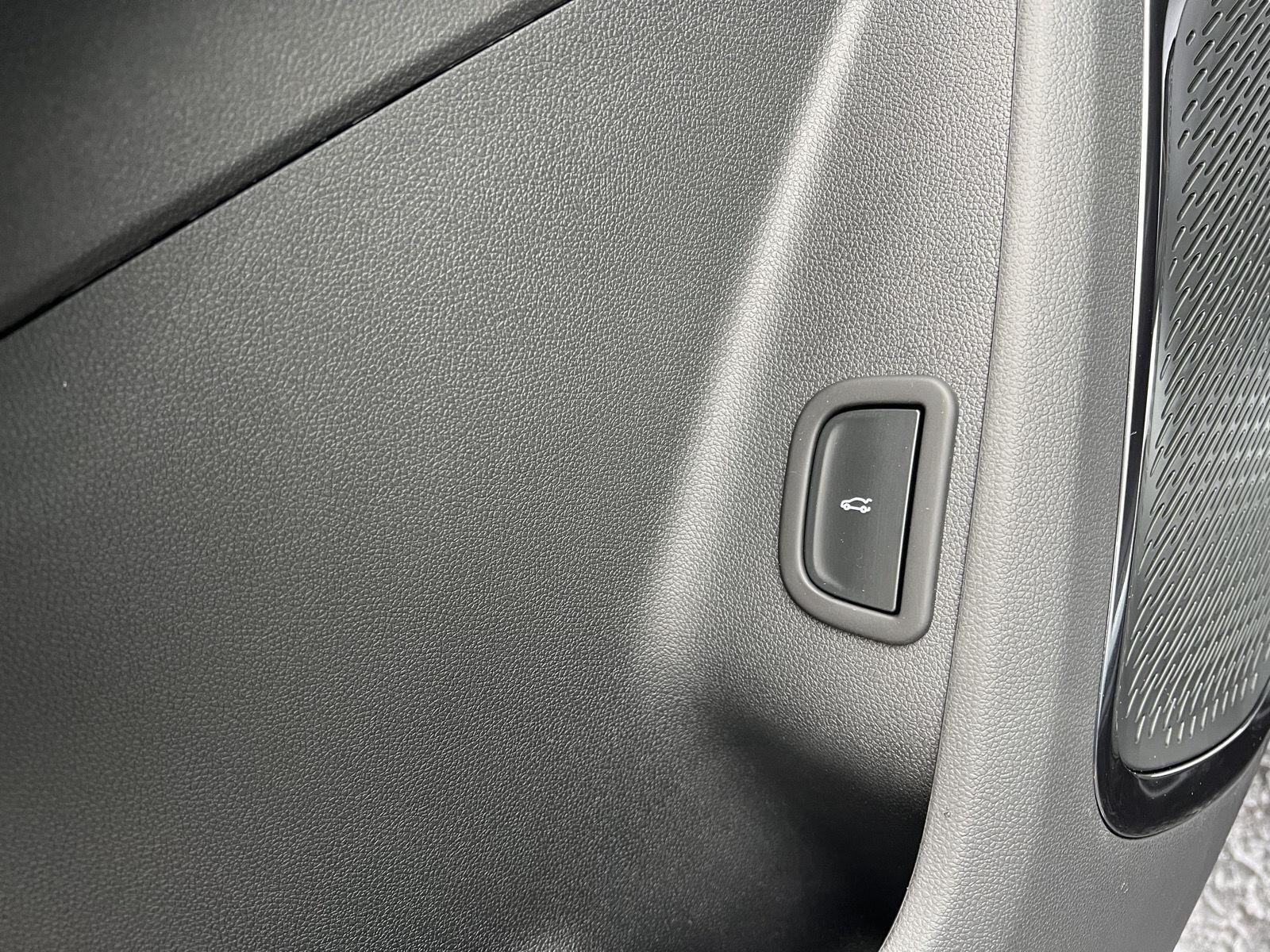 2026 GMC Acadia AT4 - Photo 17