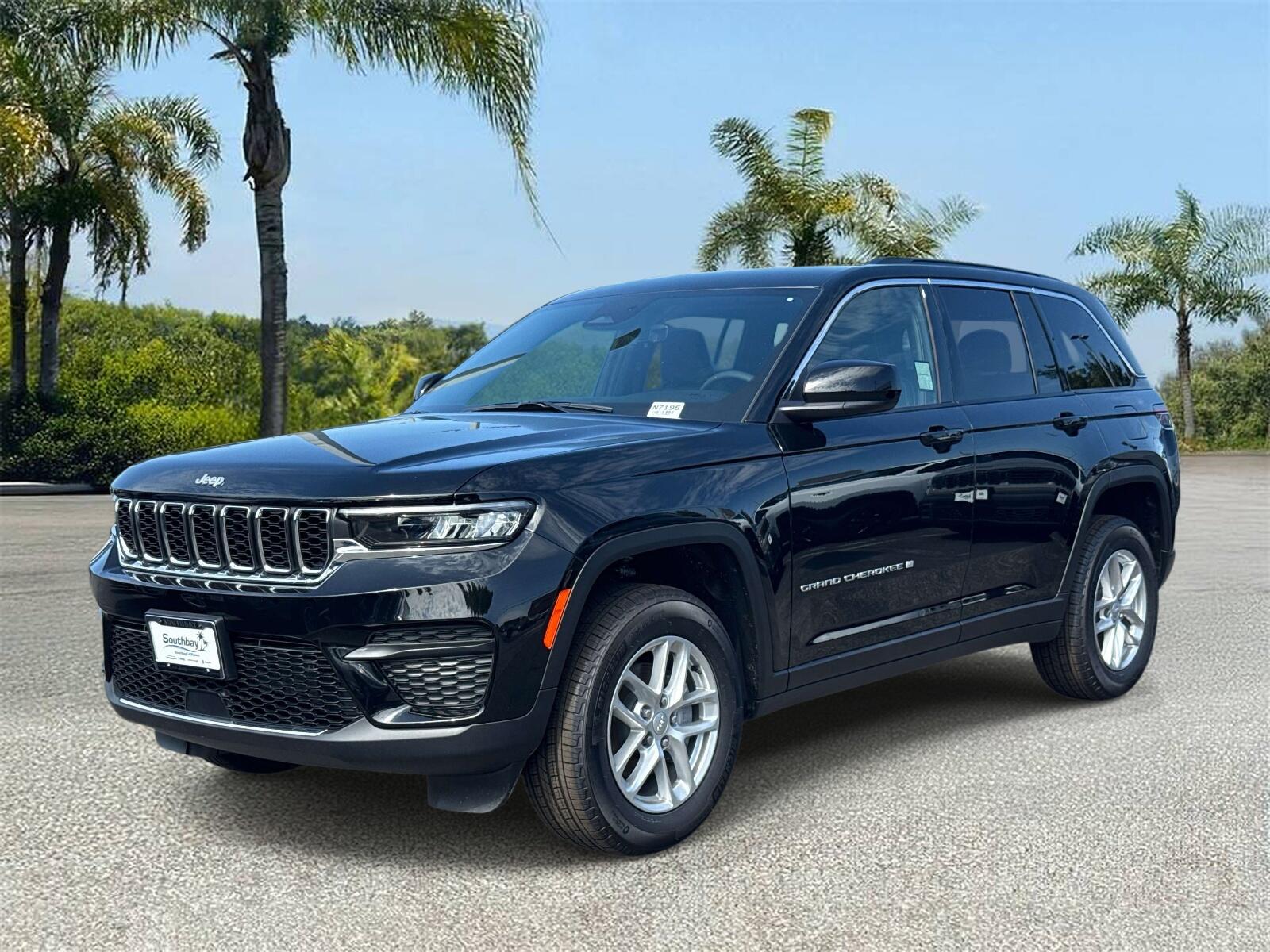 2026 Jeep Grand Cherokee Grand Cherokee Laredo 4x2