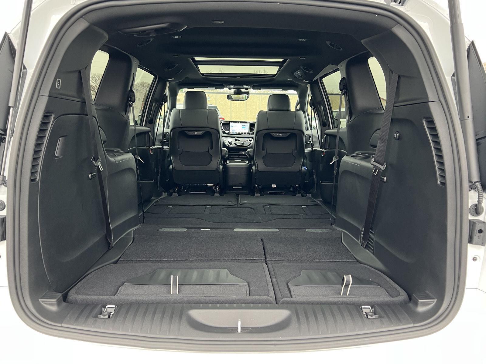 2026 Chrysler Pacifica Select - Photo 55