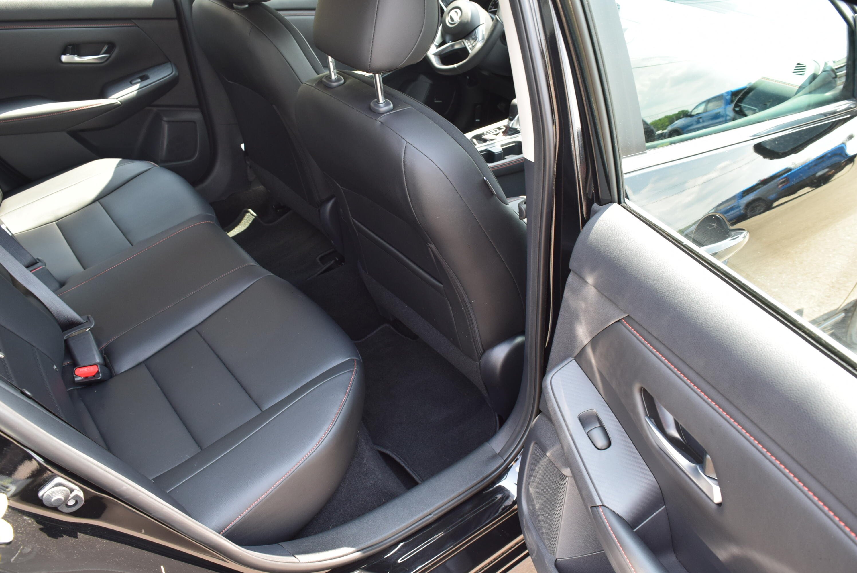 2025 Nissan Sentra SR - Photo 7
