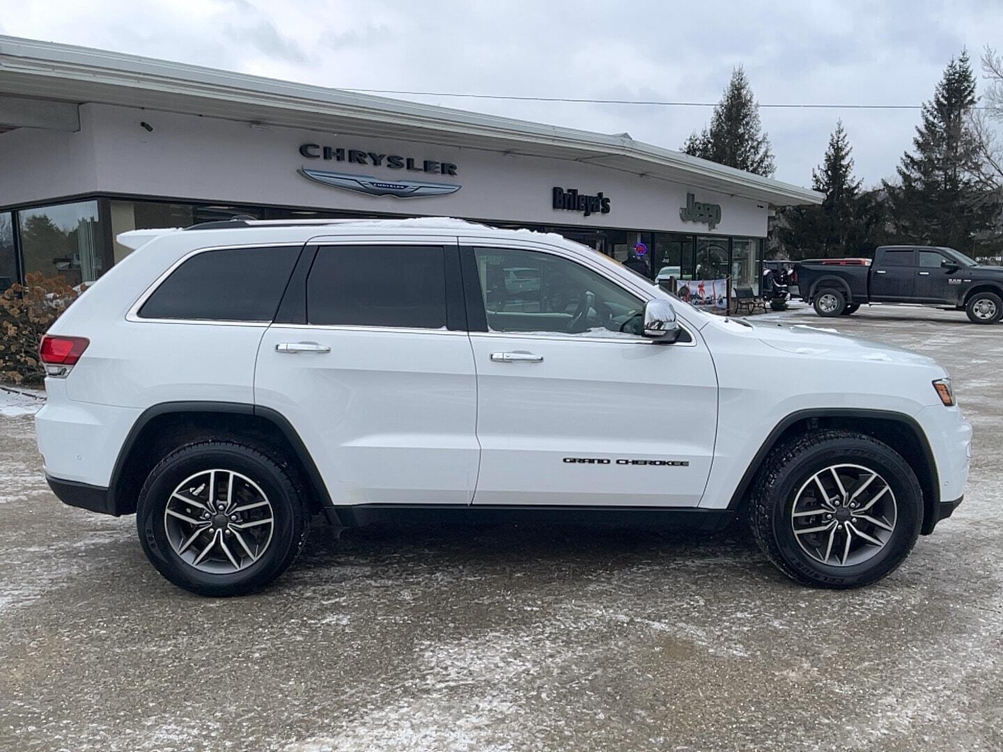 View vehicle photo 4