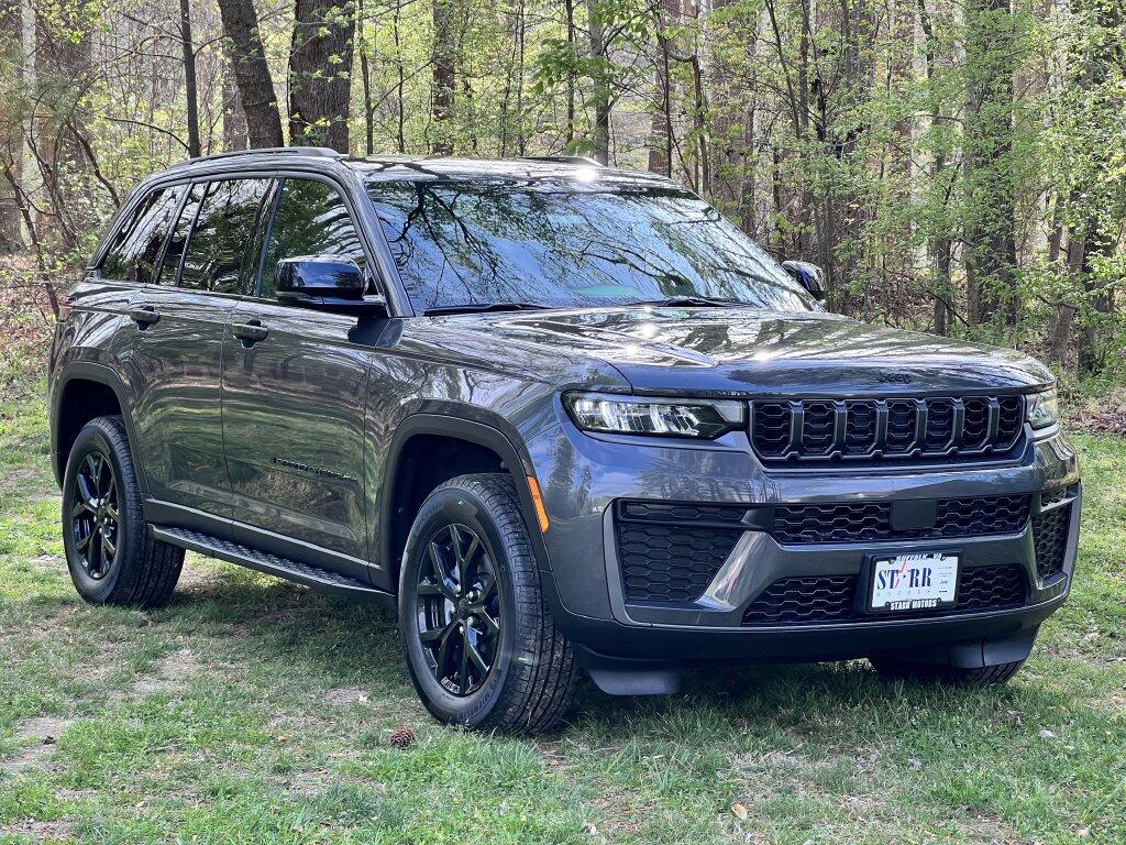 2026 Jeep Grand Cherokee Grand Cherokee Laredo Altitude 4x4