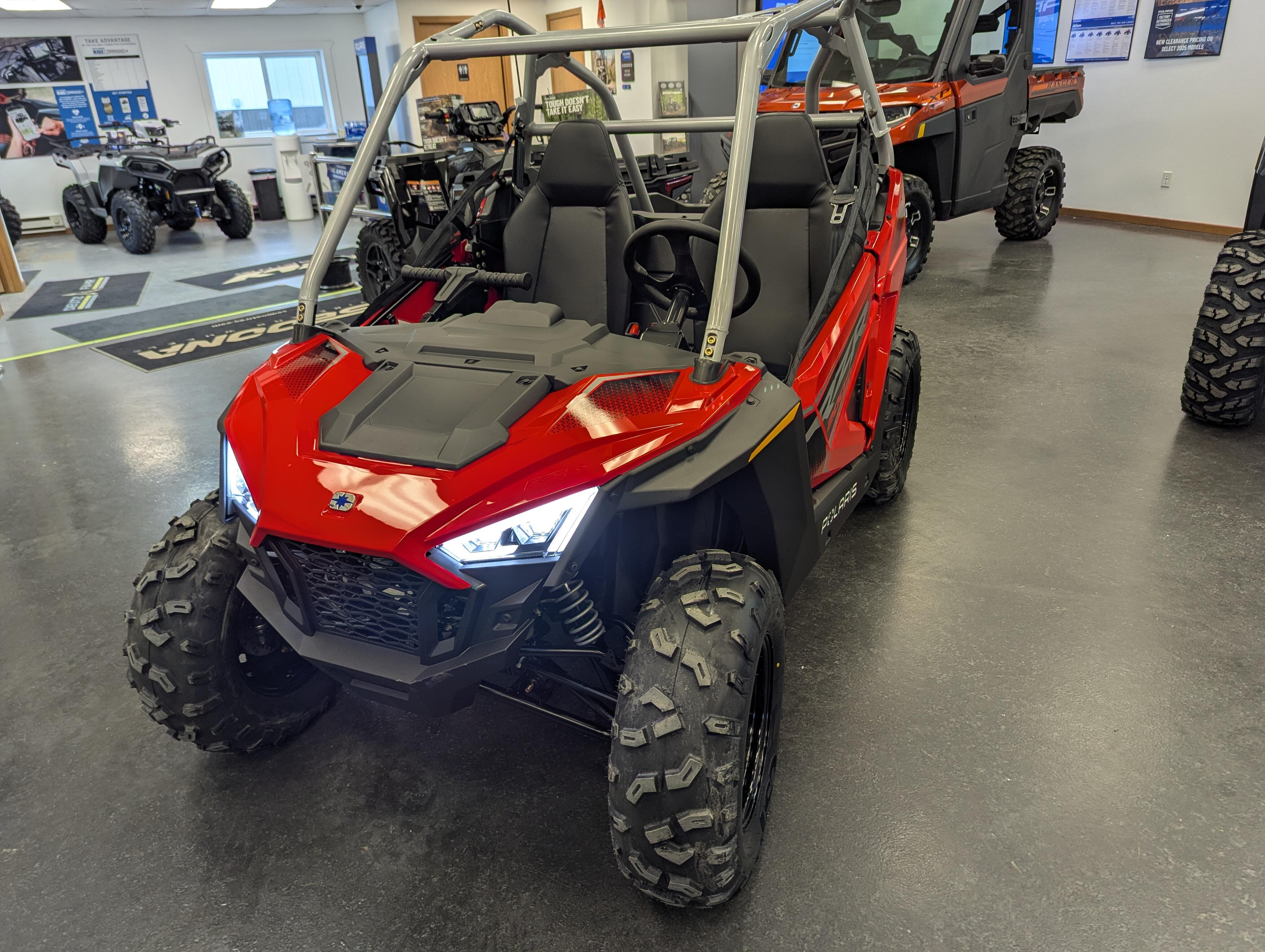2026 Polaris RZR 200 EFI