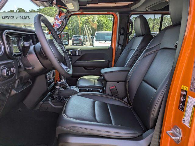 2025 Jeep Wrangler 4-Door Sahara - Photo 20