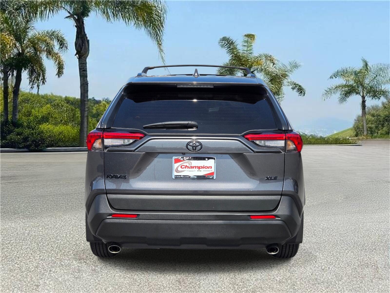 2023 Toyota RAV4 XLE - Photo 6