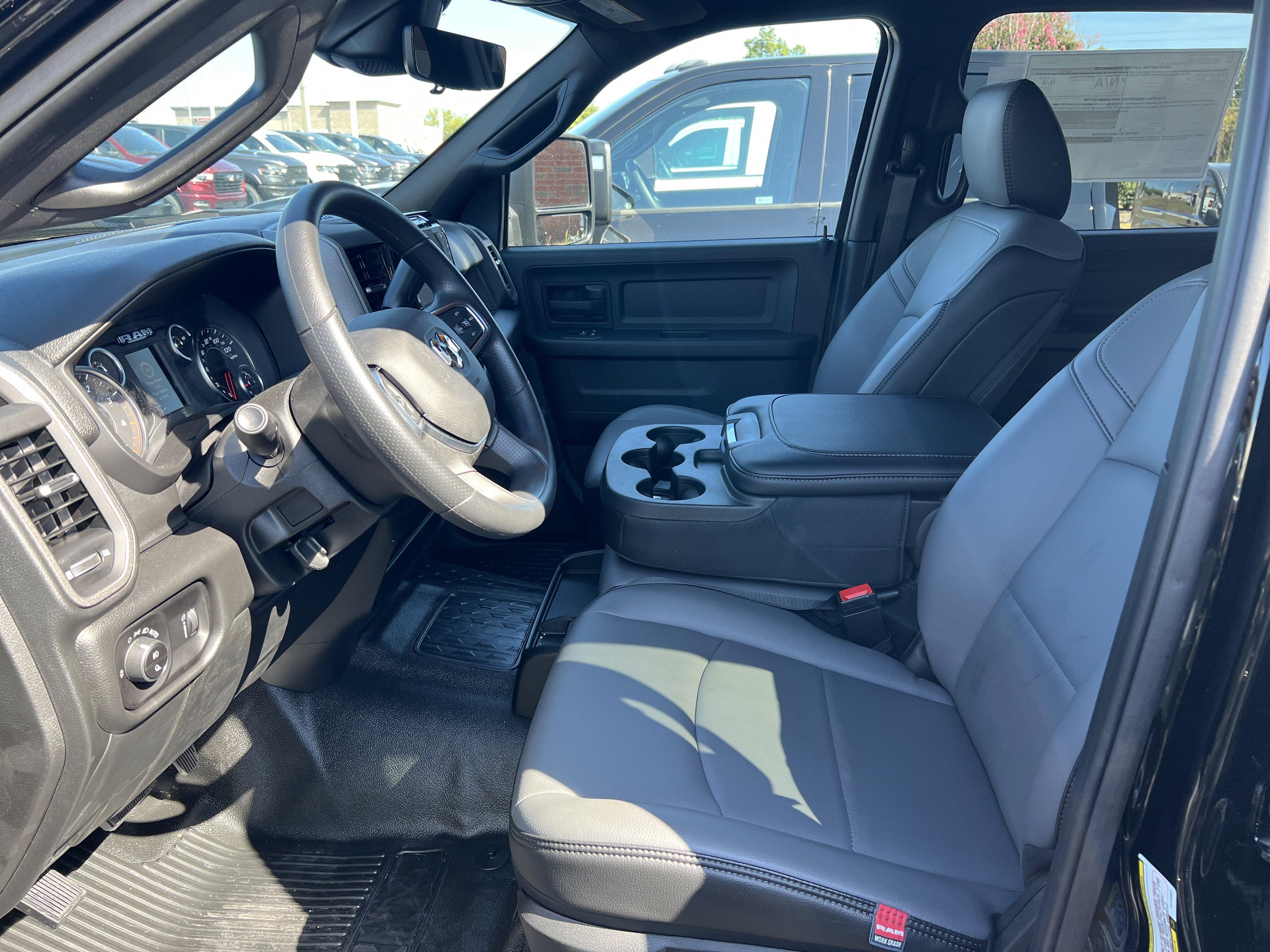 2026 RAM 3500 Chassis Tradesman - Photo 13