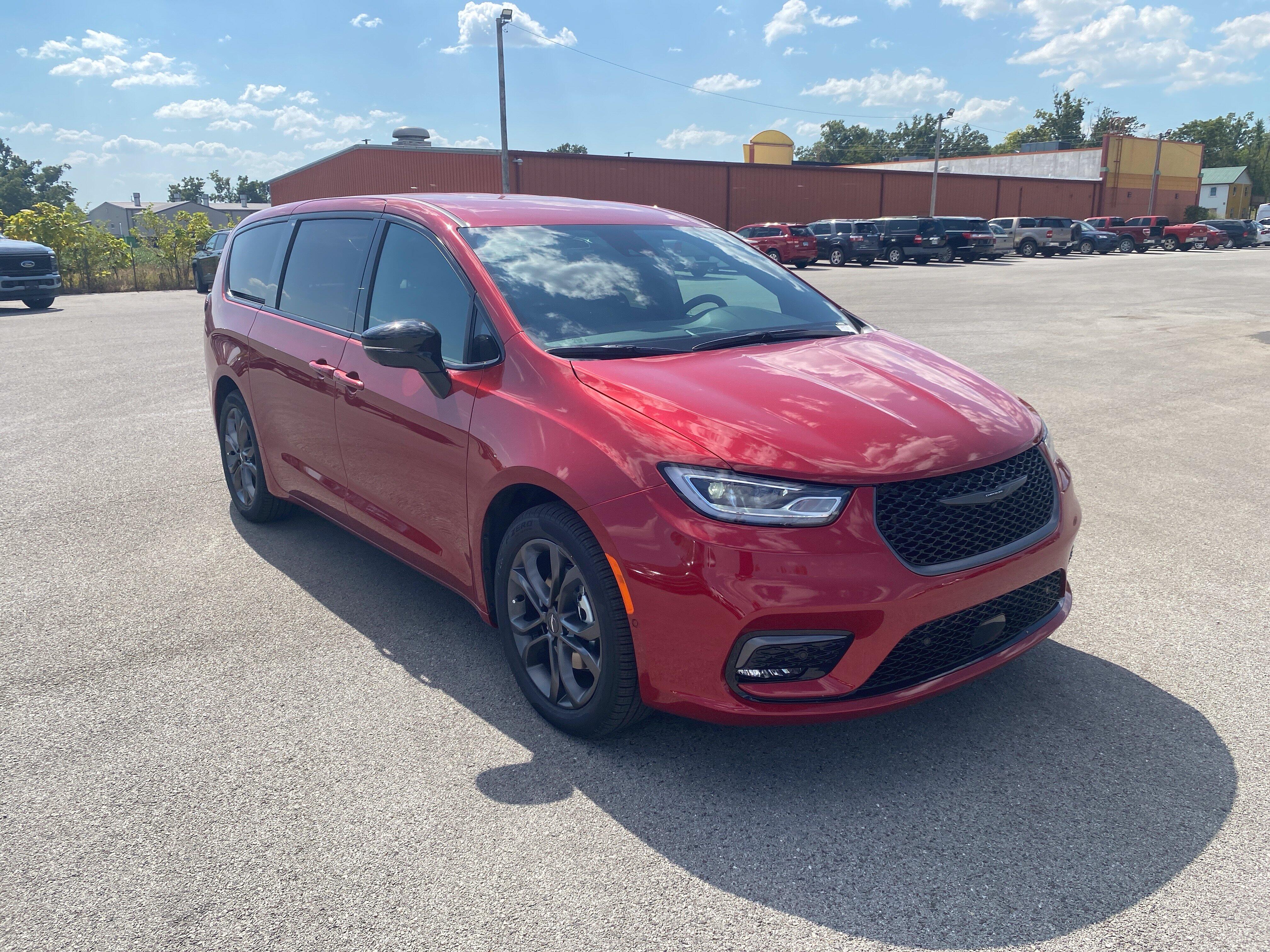 2026 Chrysler Pacifica New   Pacifica Select