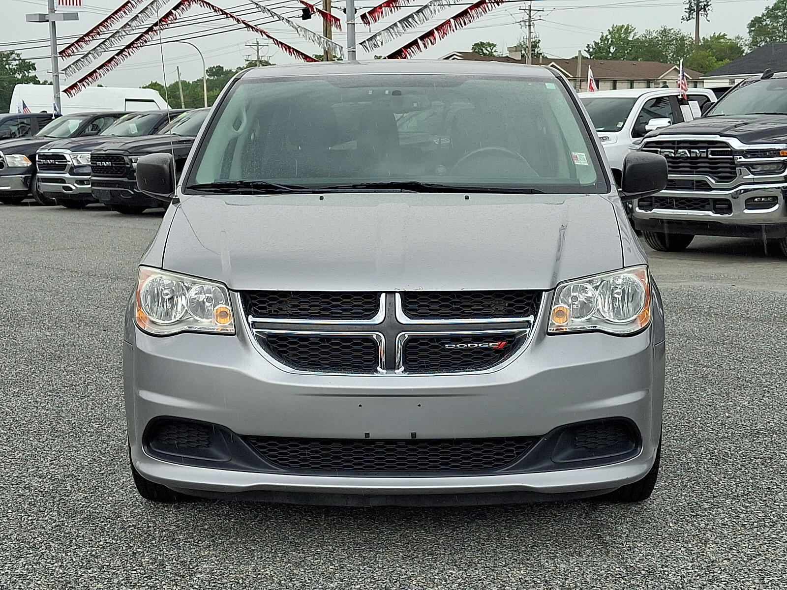 Used 2017 Dodge Grand Caravan SE with VIN 2C4RDGBG6HR597655 for sale in New Castle, DE