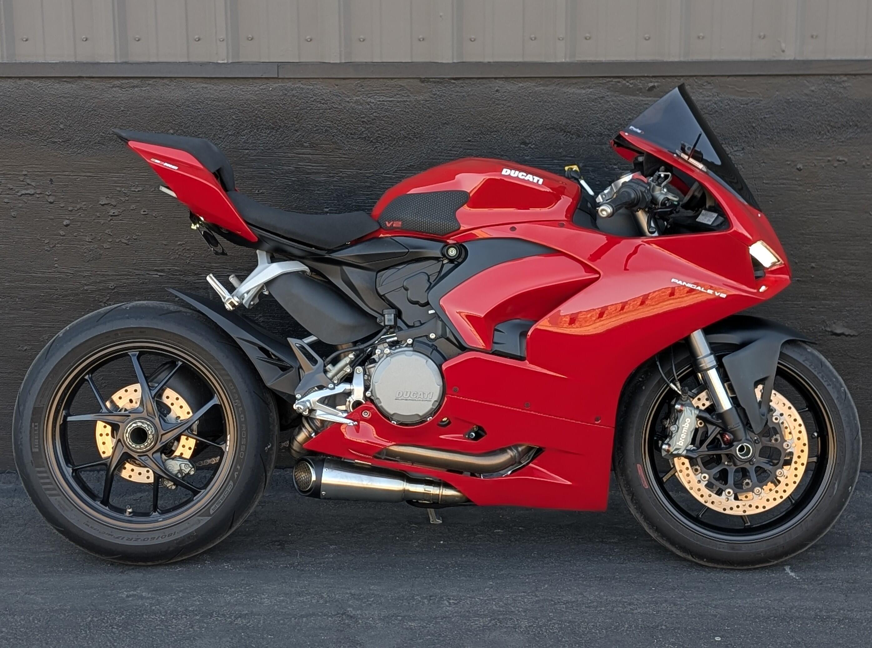 2024 DUCATI PANIGALE V2