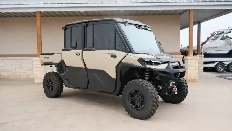 2026 CAN-AM DEFENDER MAX LIMITED CAB HD11