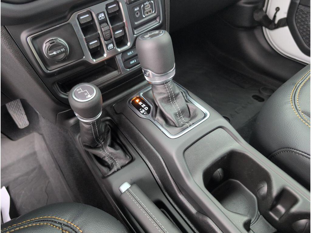 2025 Jeep Wrangler 4-Door Sahara - Photo 21