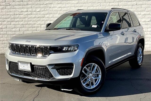 2025 Jeep Grand Cherokee Laredo's photo
