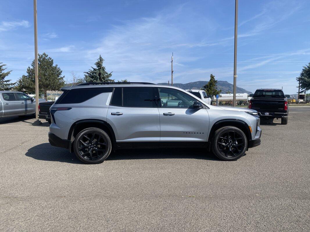 Used 2024 Chevrolet Traverse RS with VIN 1GNEVLKS7RJ154663 for sale in Island City, OR