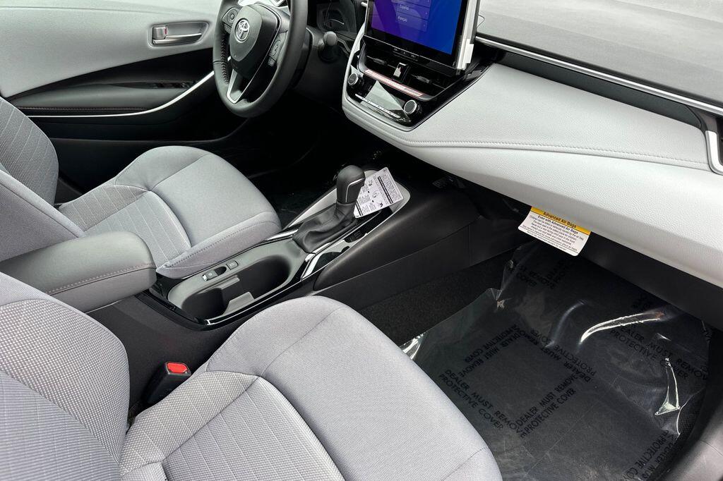 2025 Toyota Corolla SE - Photo 15