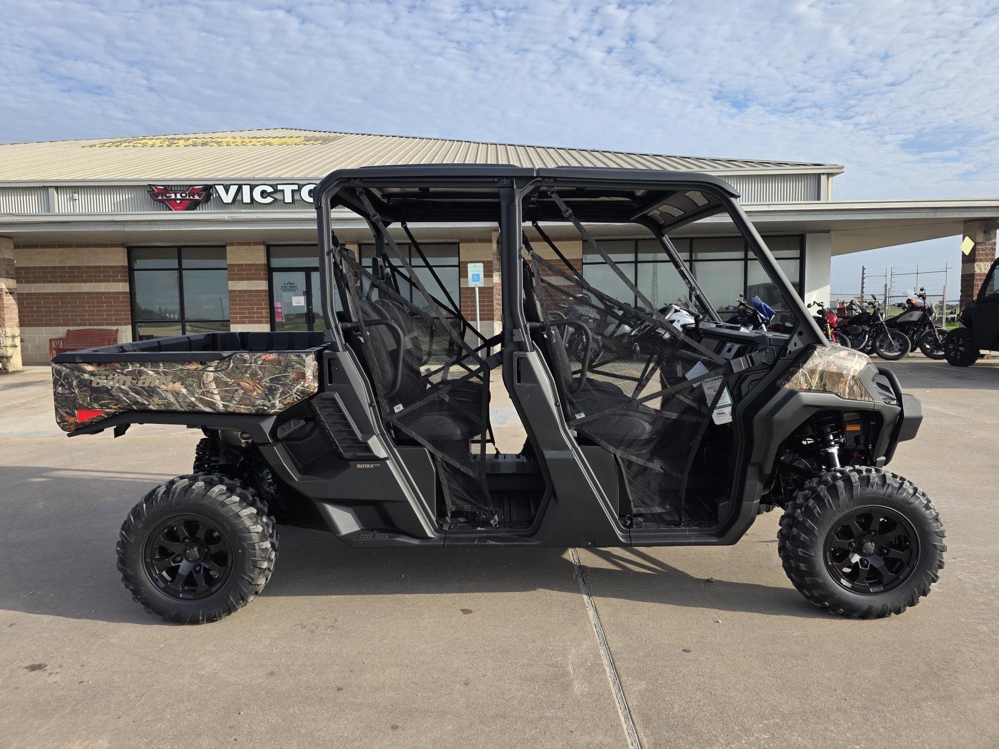 2027 Can-Am Defender XU MAX XT HD10
