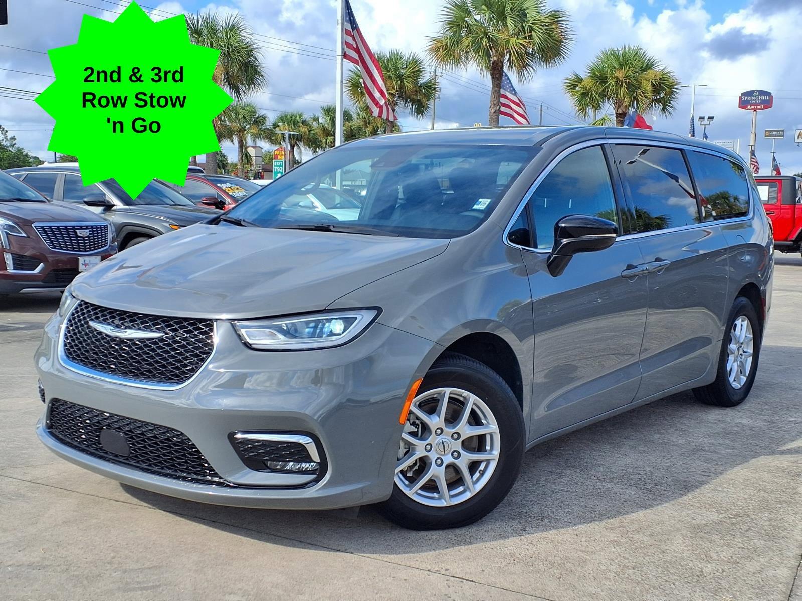 2025 Chrysler Pacifica Select