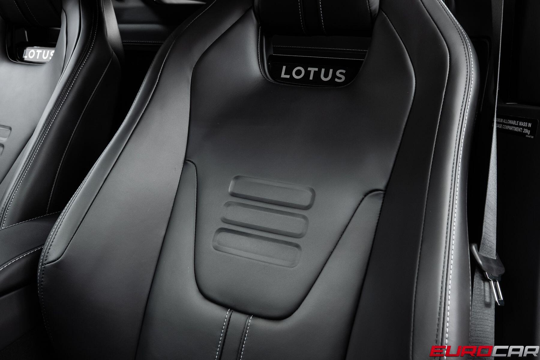 2026 Lotus Emira - Photo 42