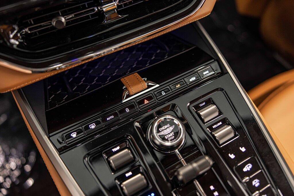 2026 Aston Martin DBX 707 - Photo 29