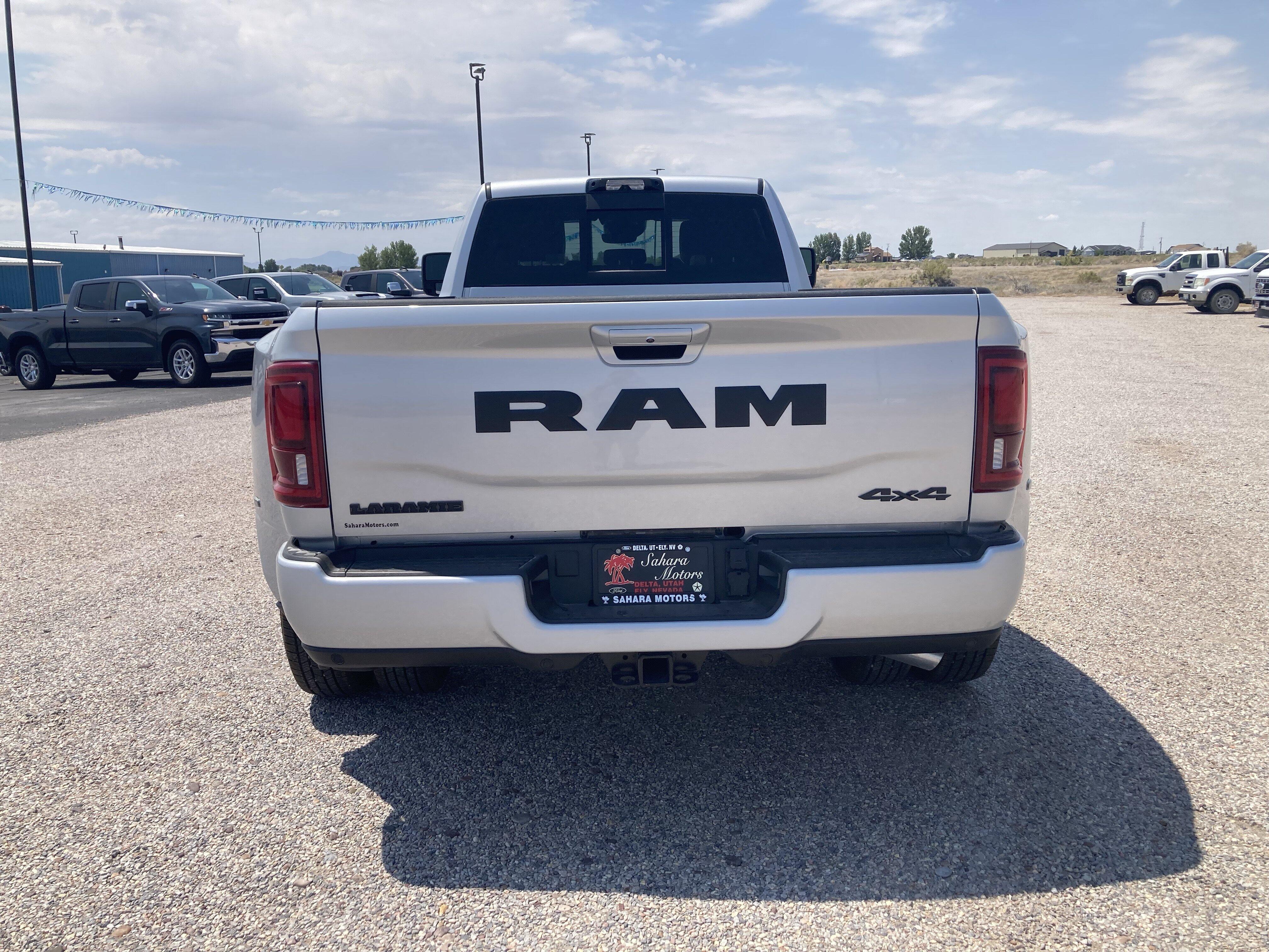 2026 RAM 3500 Laramie - Photo 6