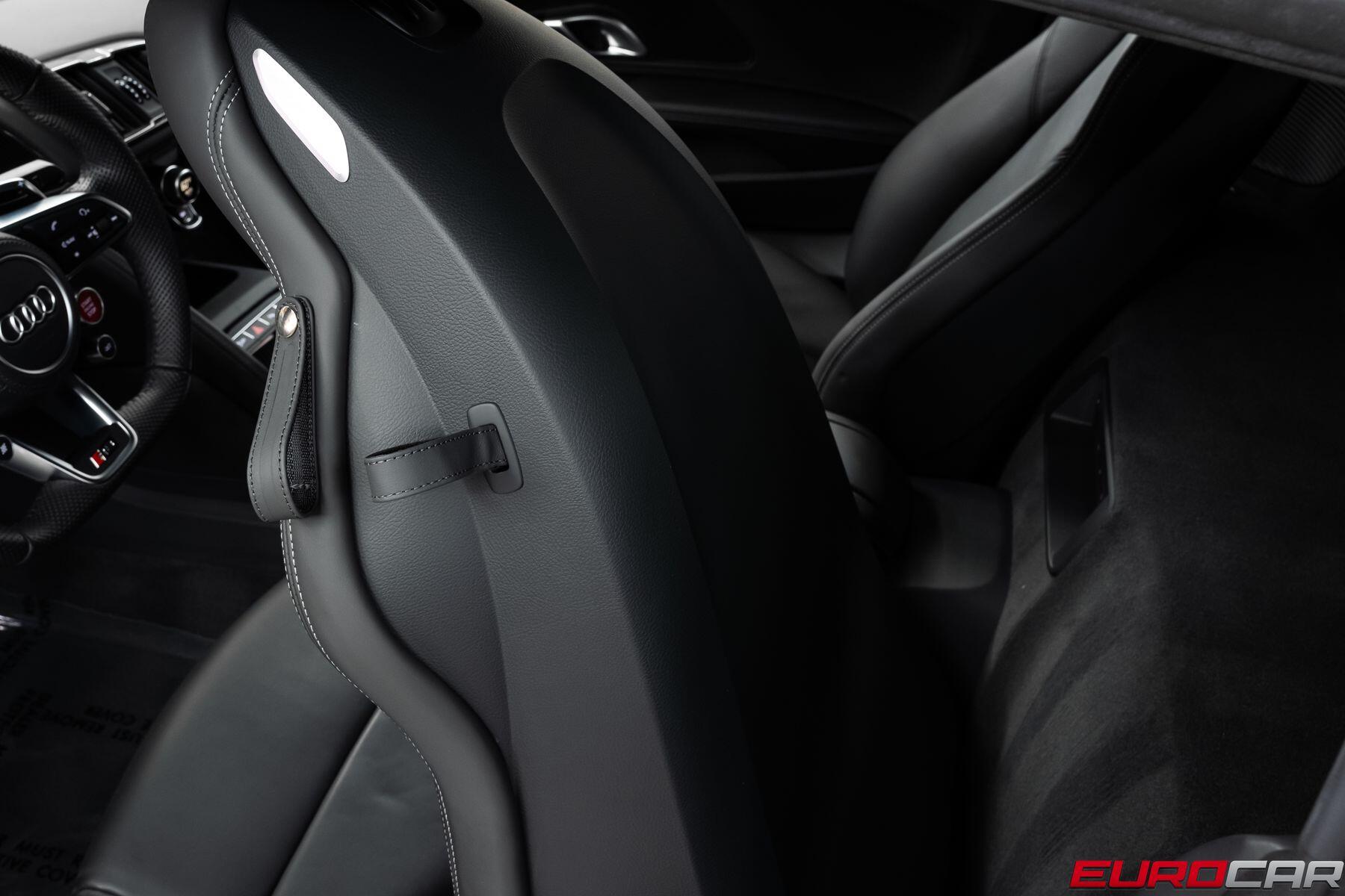 2022 Audi R8 V10 PERFORMANCE RWD * CARBON INTERIOR TRIM*Image 40
