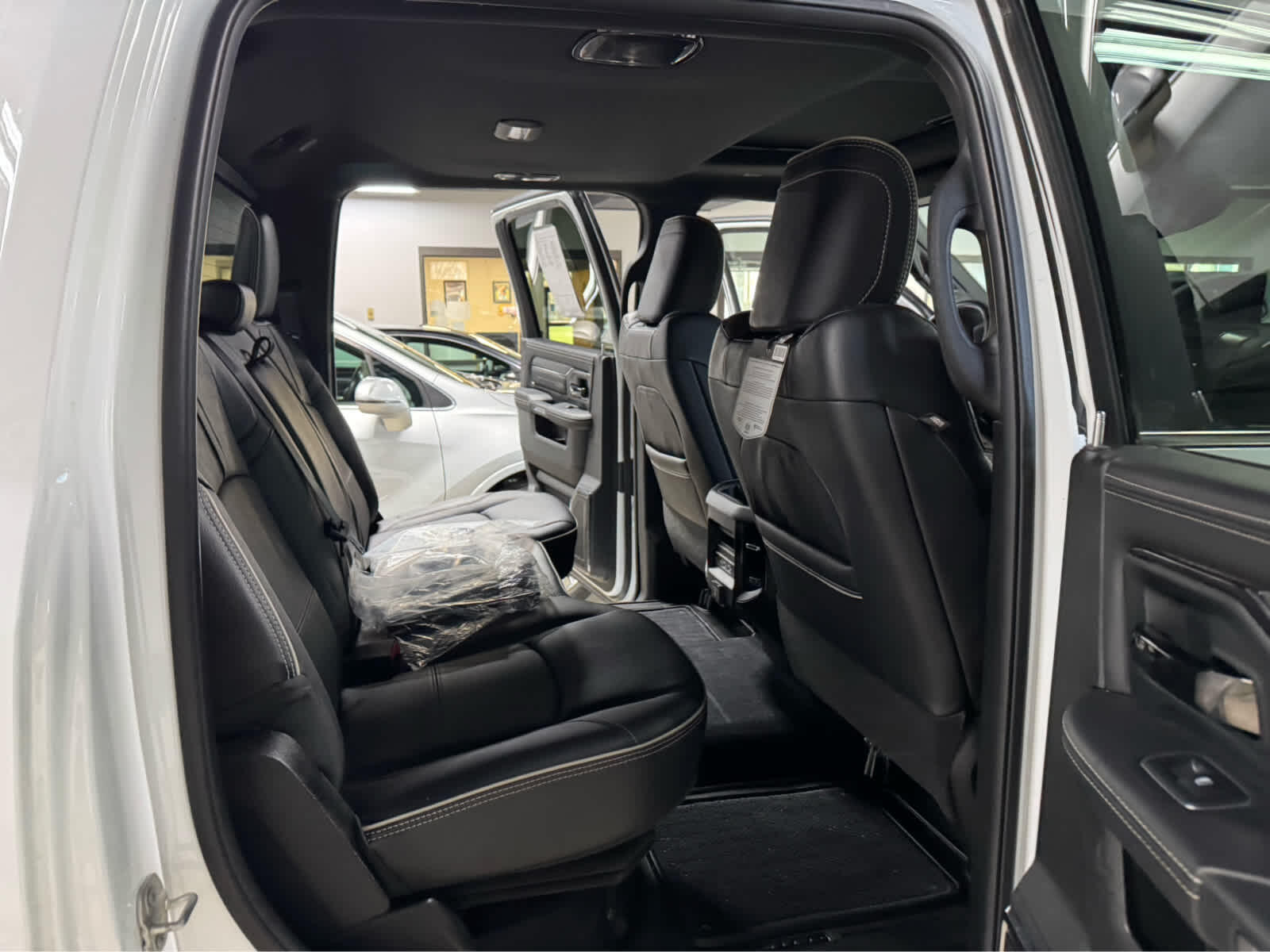 2024 RAM Ram 3500 Pickup Limited - Photo 13