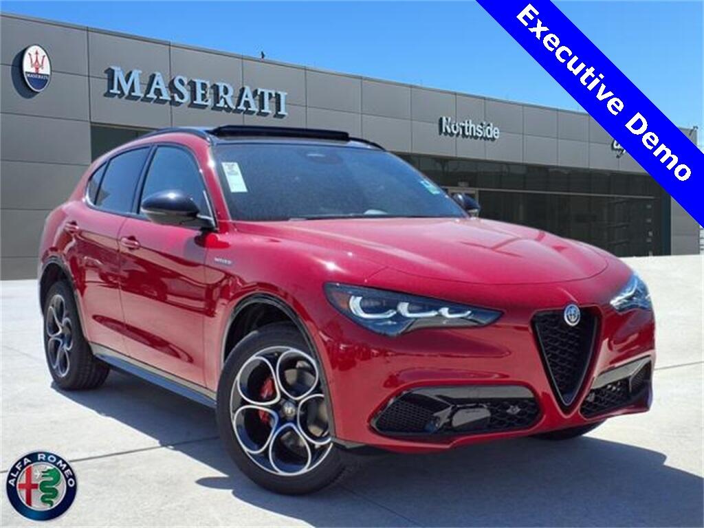 2025 Alfa Romeo Stelvio Base's photo