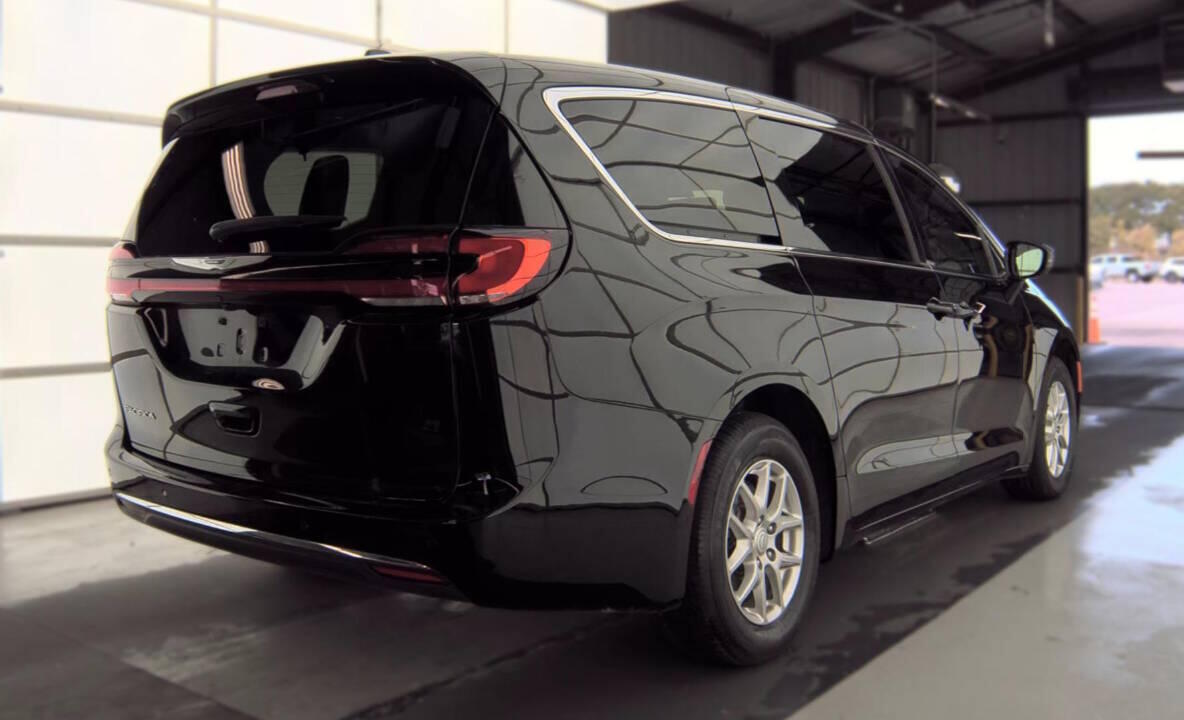 Used 2026 Chrysler Pacifica Select with VIN 2C4RC1BG0TR246507 for sale in Fairmont, Minnesota