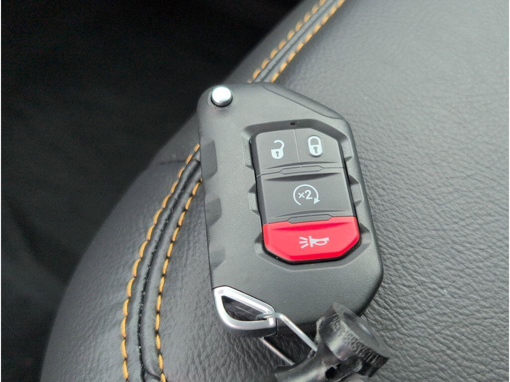 2025 Jeep Wrangler 4-Door Sahara - Photo 20