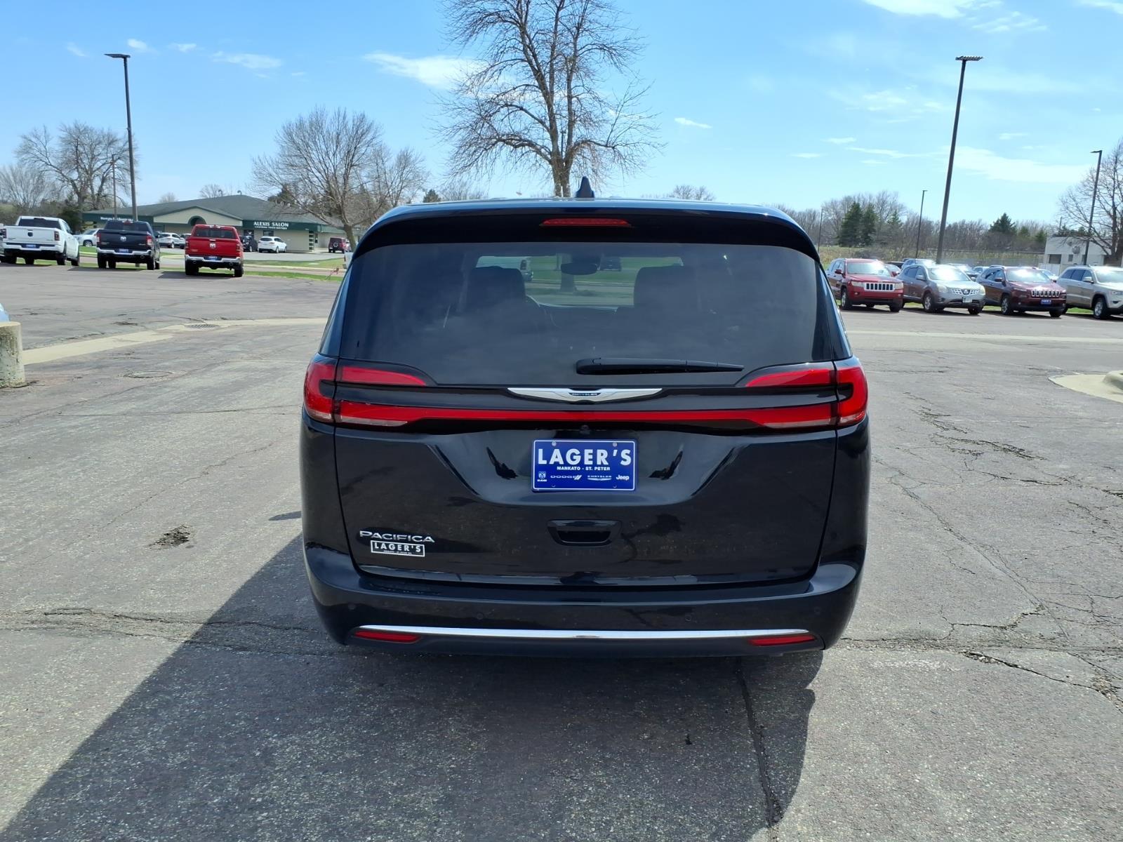 2024 Chrysler Pacifica Touring L - Photo 18