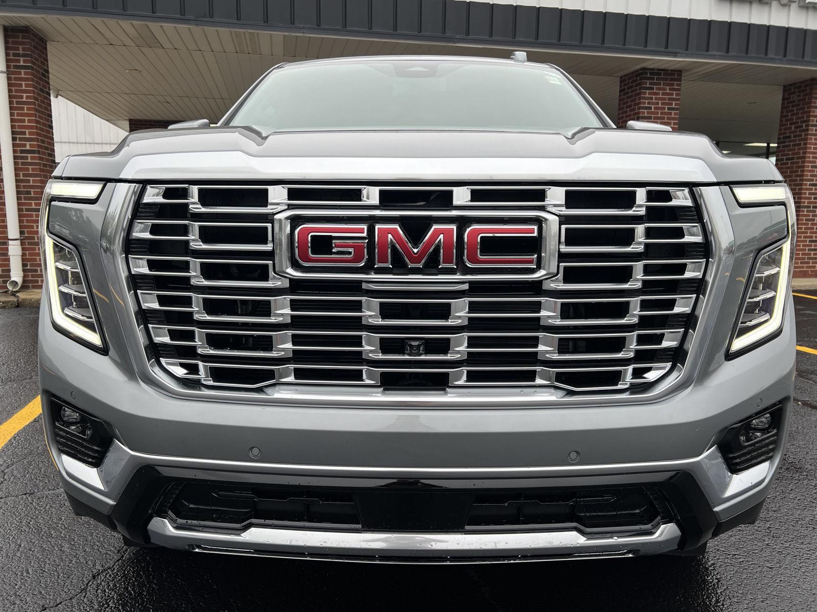 2026 GMC Yukon Denali - Photo 12