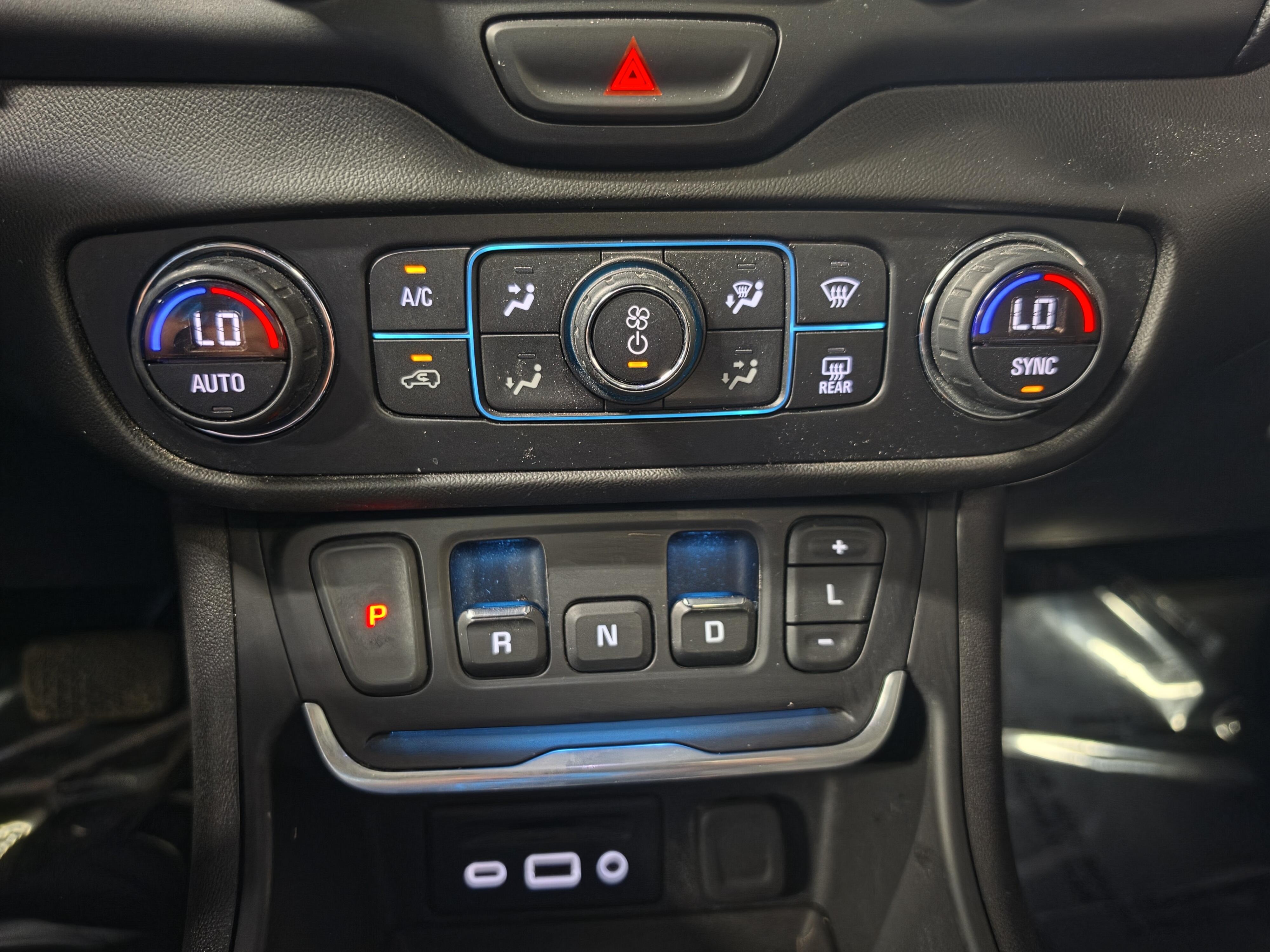 Used 2019 GMC Terrain SLT with VIN 3GKALVEV2KL301683 for sale in New Ulm, Minnesota