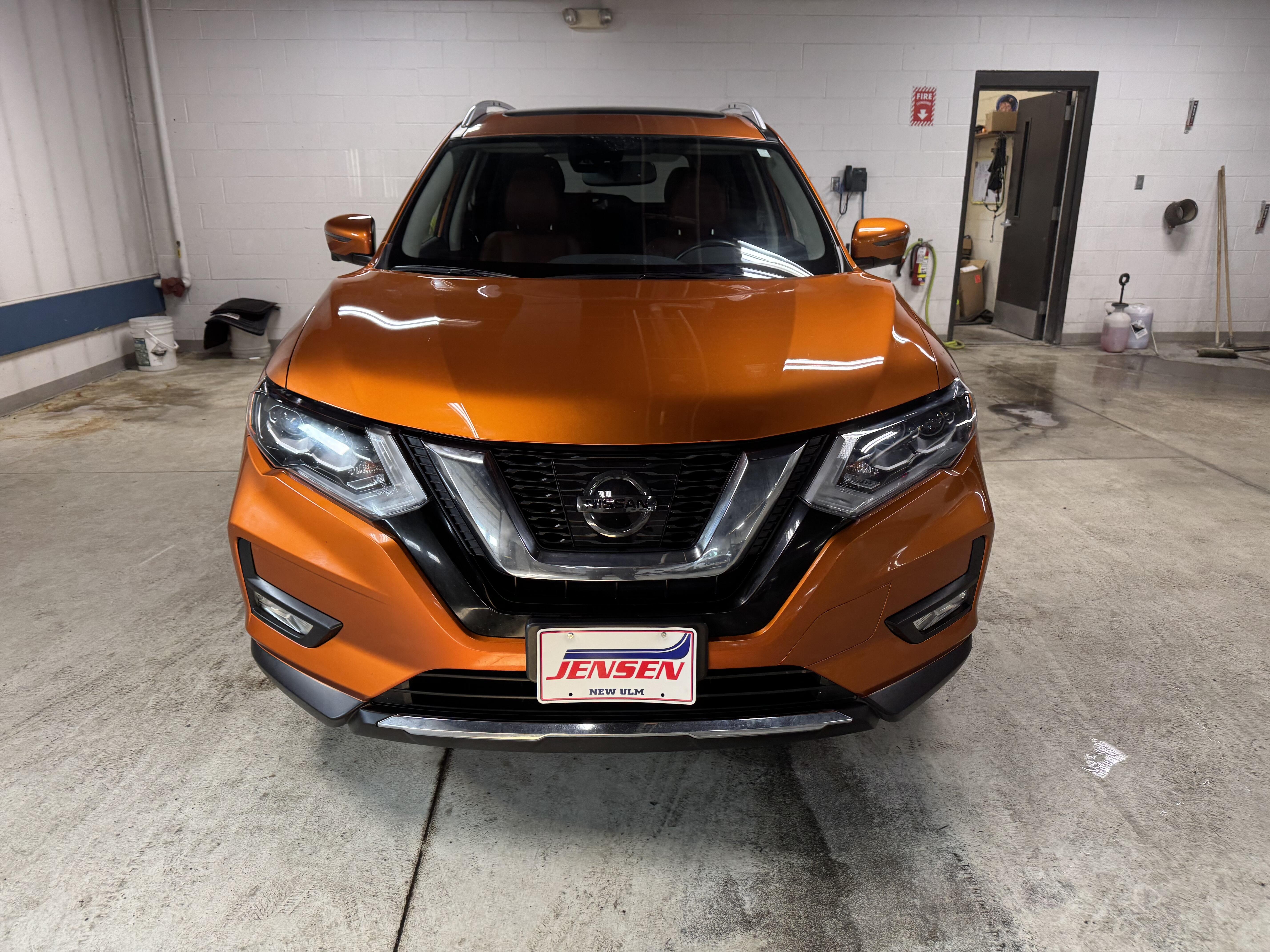Used 2017 Nissan Rogue SL with VIN JN8AT2MV9HW277403 for sale in New Ulm, Minnesota