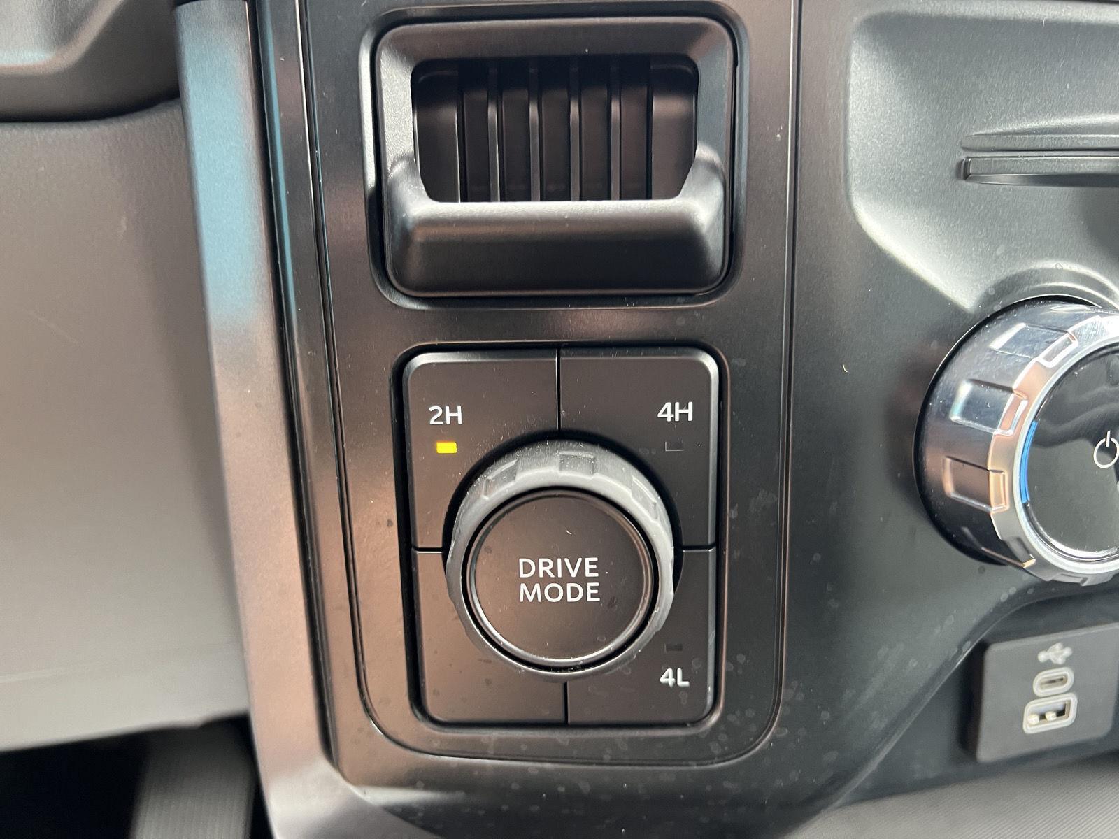 2025 Ford F-150 XLT - Photo 30